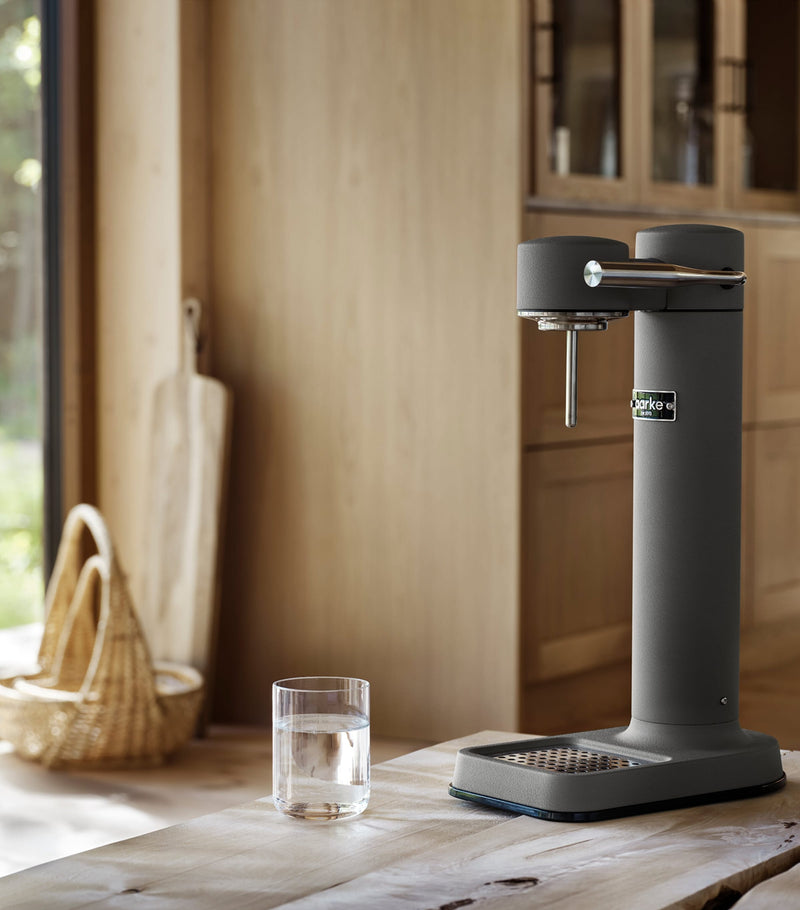 Aarke Pro Carbonator sparkling water maker - British product