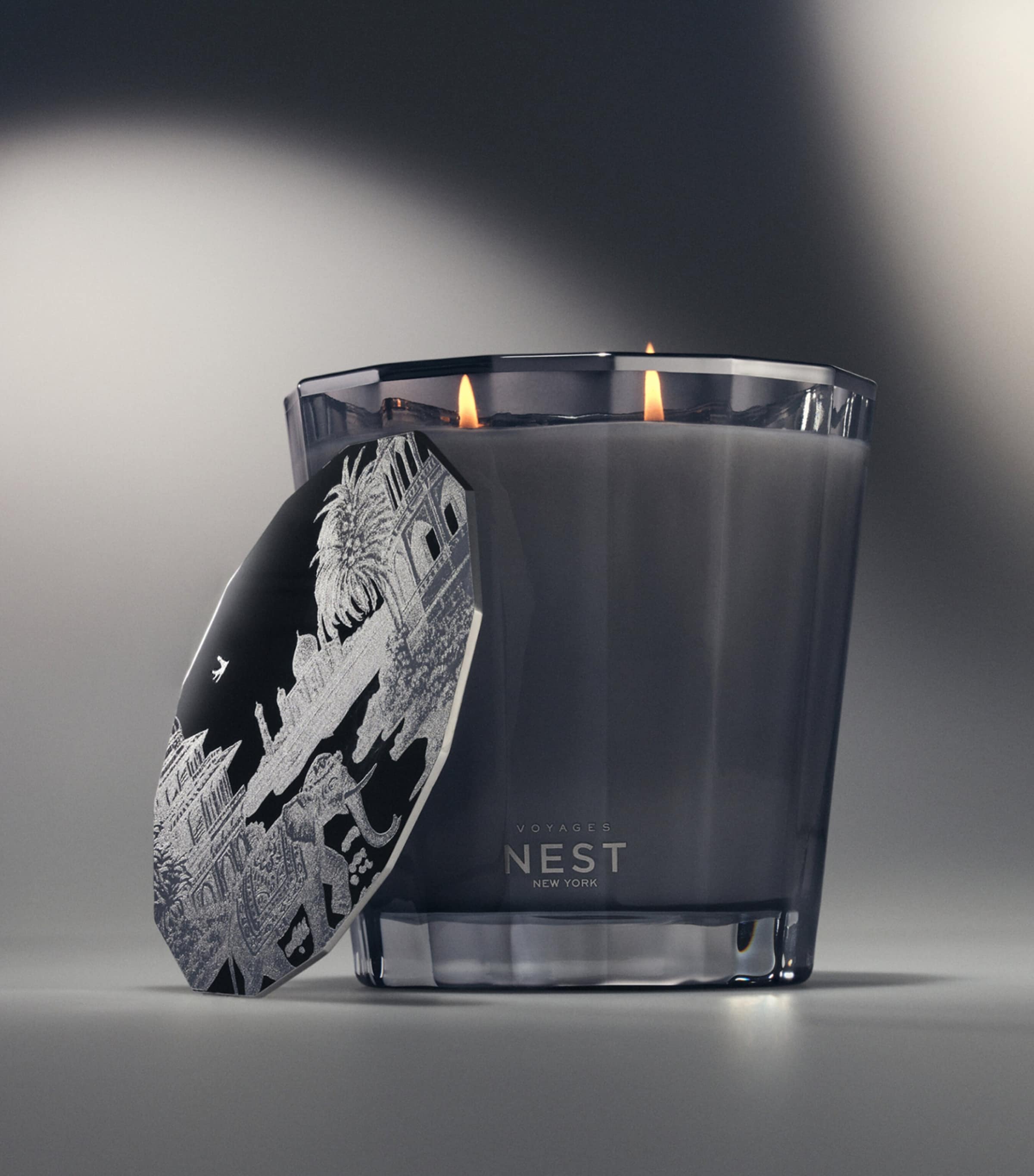 NEST New York Hypnotic Amber 2-wick candle 600g, imported from the UK