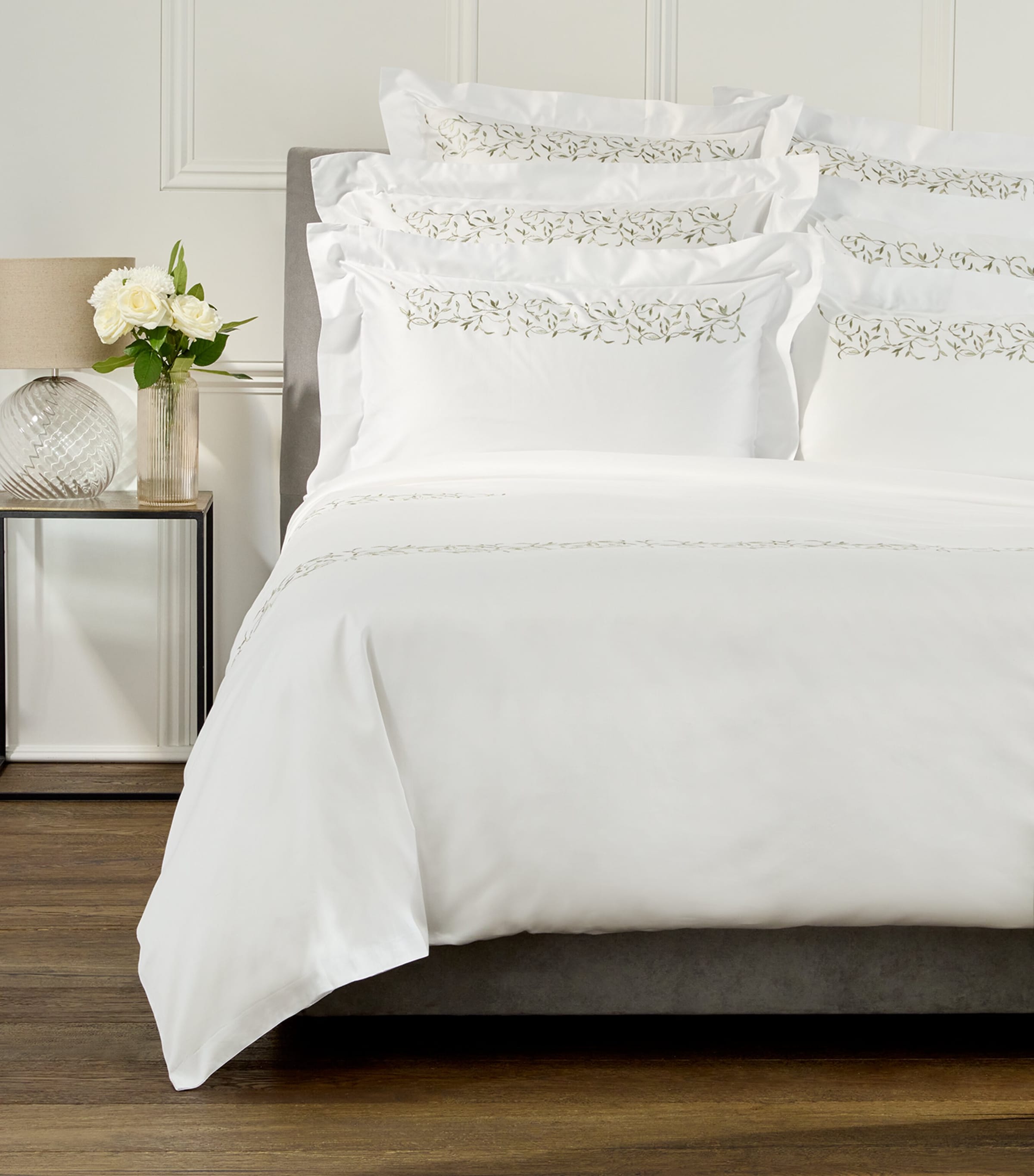 Harrods of London Tresco embroidered flat sheet 300cm x 270cm, UK version
