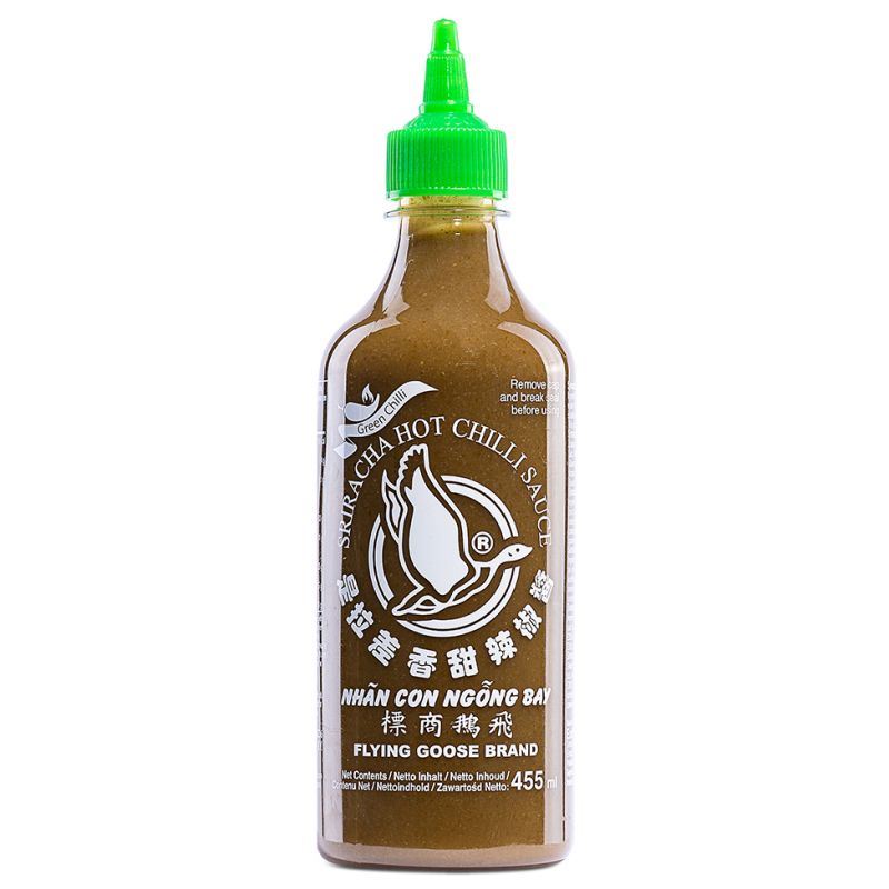 Flying Goose Sriracha green chilli sauce - British product