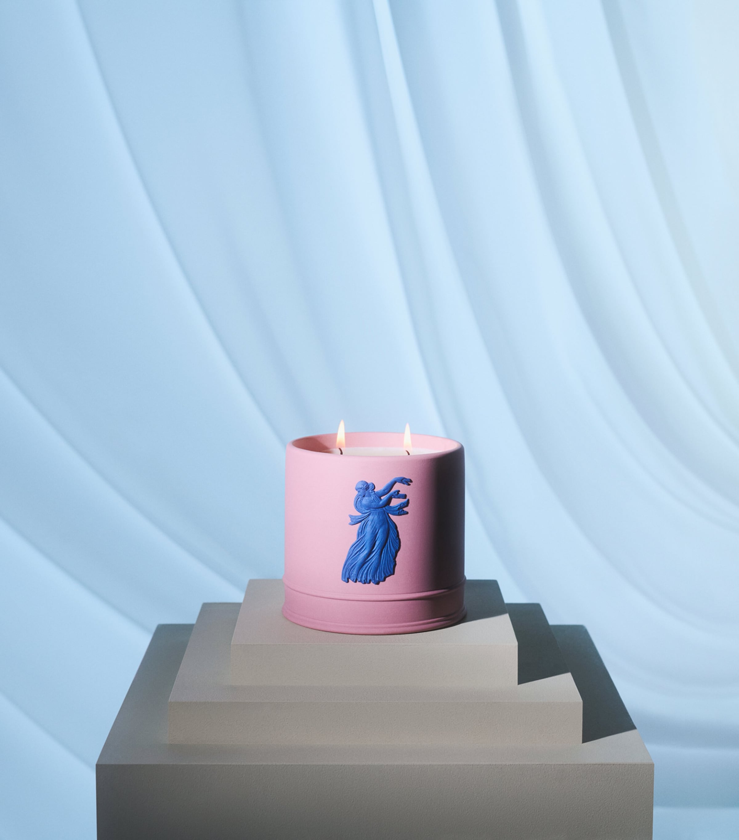 Wedgwood Bacchus Balance candle 540g (British brand)