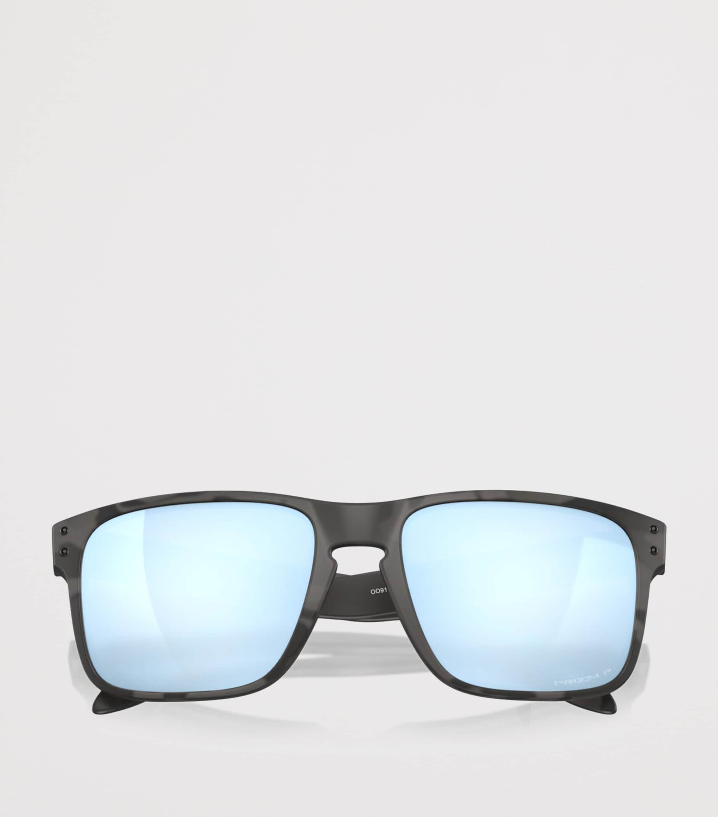 Oakley Holbrook square sunglasses (British brand)