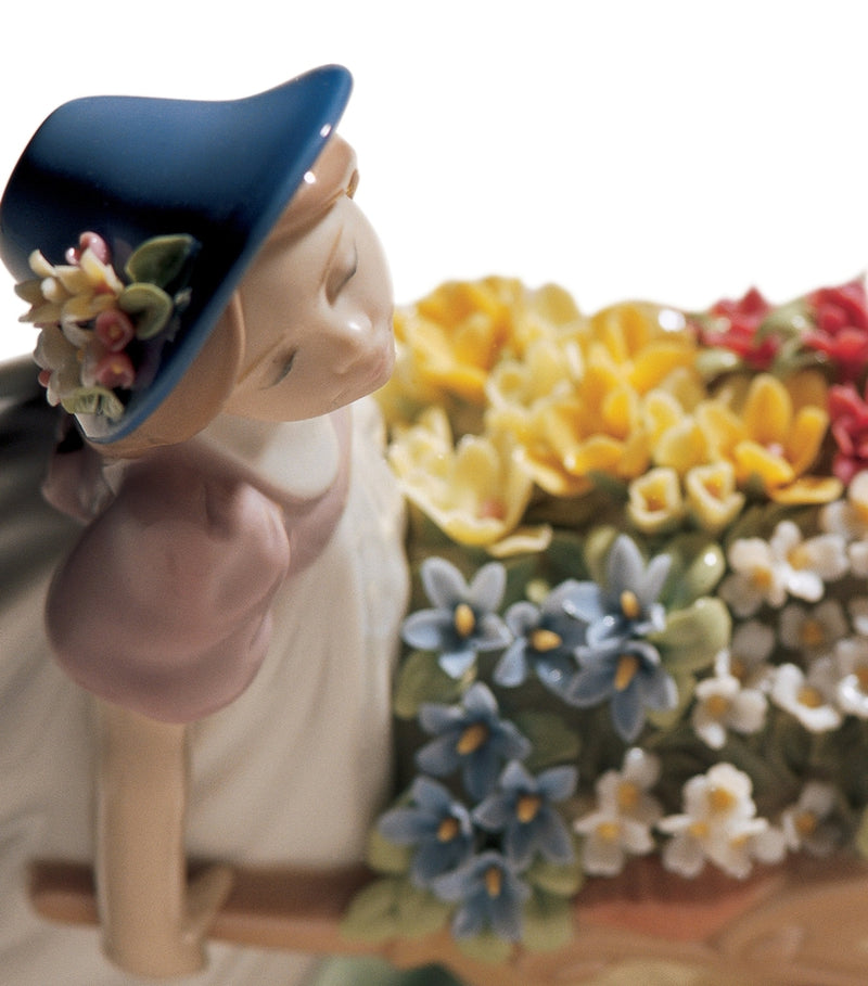 Lladró Love's Tender Tokens porcelain figurine 23cm, UK version
