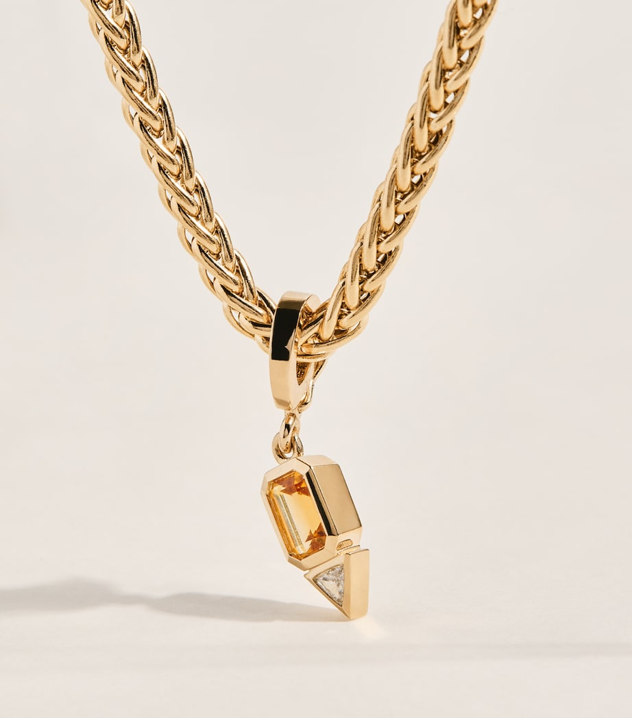 Breloque Azlee de novembre en or jaune avec diamant et citrine, importée du Royaume-Uni