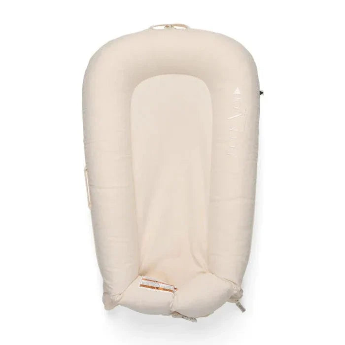 DockATot Deluxe+ baby dock Sand Chambray 0-8 months - British product