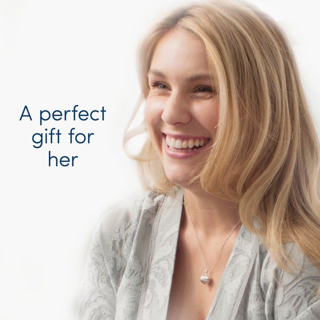 Dove Discover Selection with Beauty Bag Gift Set