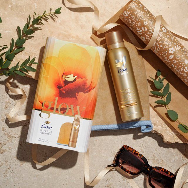 Dove Glow &amp;amp; Go Self-Tan Essentials Gift Set