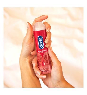 Durex Strawberry Water Based Flavoured Edible Lube - 100ml