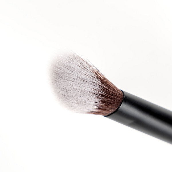 Brushworks No. 25 Angled Concealer Brush - British product