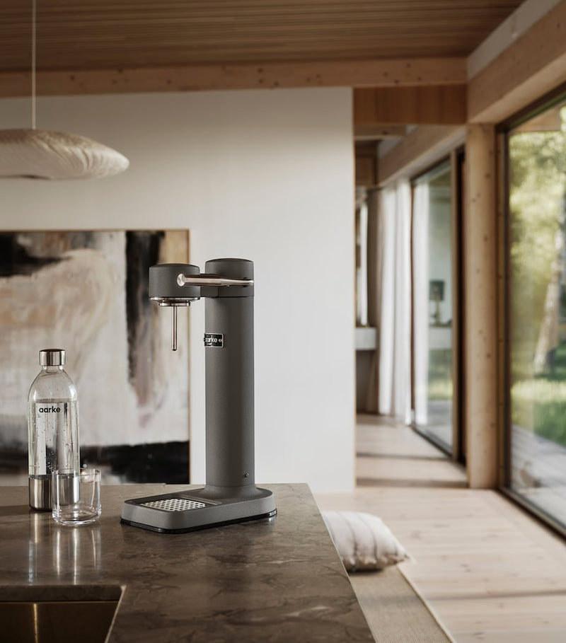 Aarke Pro Carbonator sparkling water maker - British product