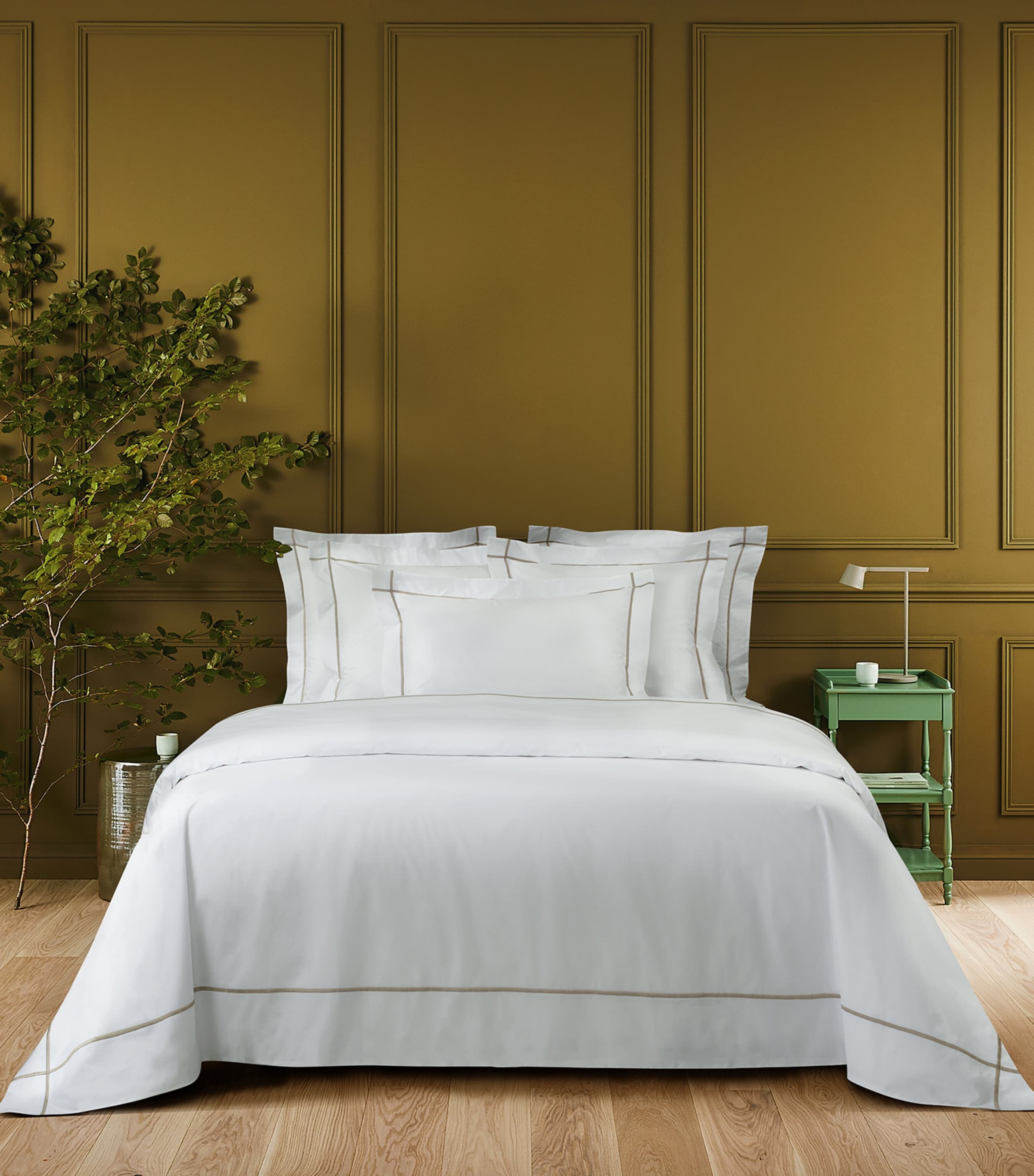 Yves Delorme King duvet cover with chain embroidery, 240x220cm (British brand)