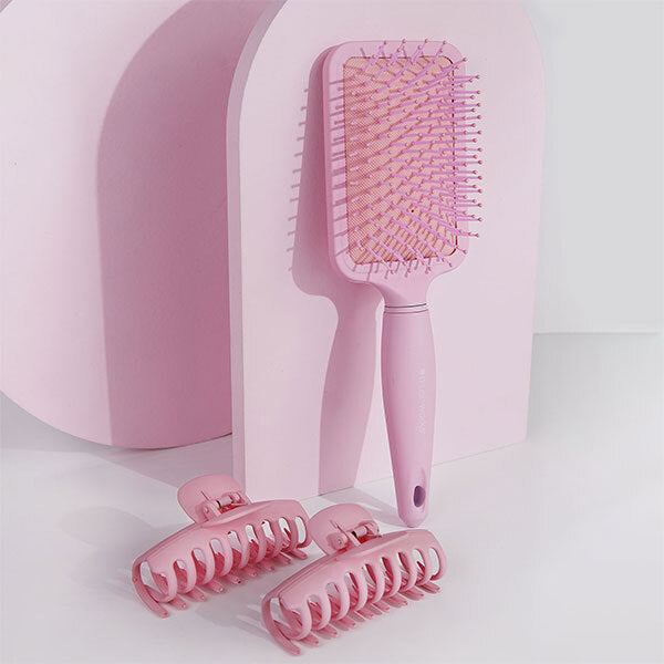 Brushworks Paddle Brush and Claw Clips GOODS Superdrug   