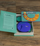 Catch Phrase board game vintage bookshelf edition (British brand)
