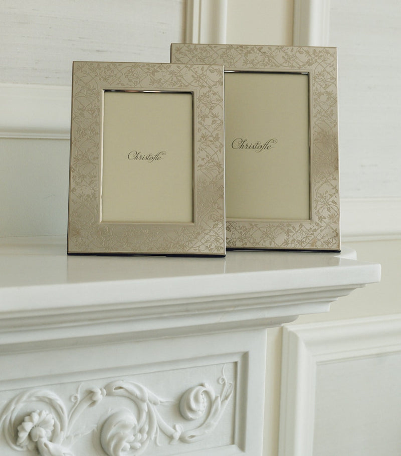 Christofle Les Fables fotoramme i rustfritt stål 13 cm x 18 cm - Britisk produkt