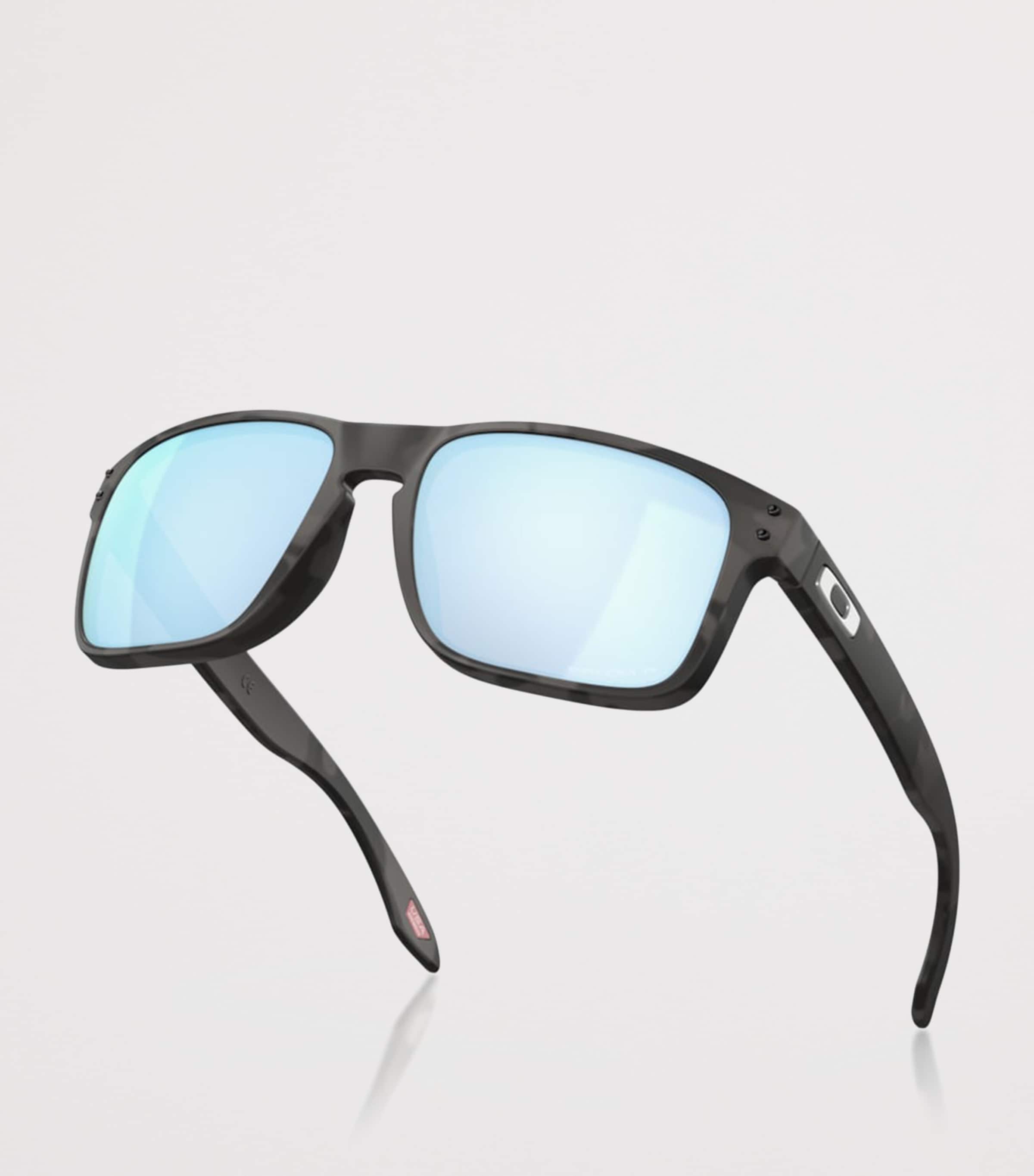 Oakley Holbrook square sunglasses (British brand)