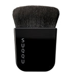 Suqqu foundation brush with synthetic bristles and flexible tip (British brand)