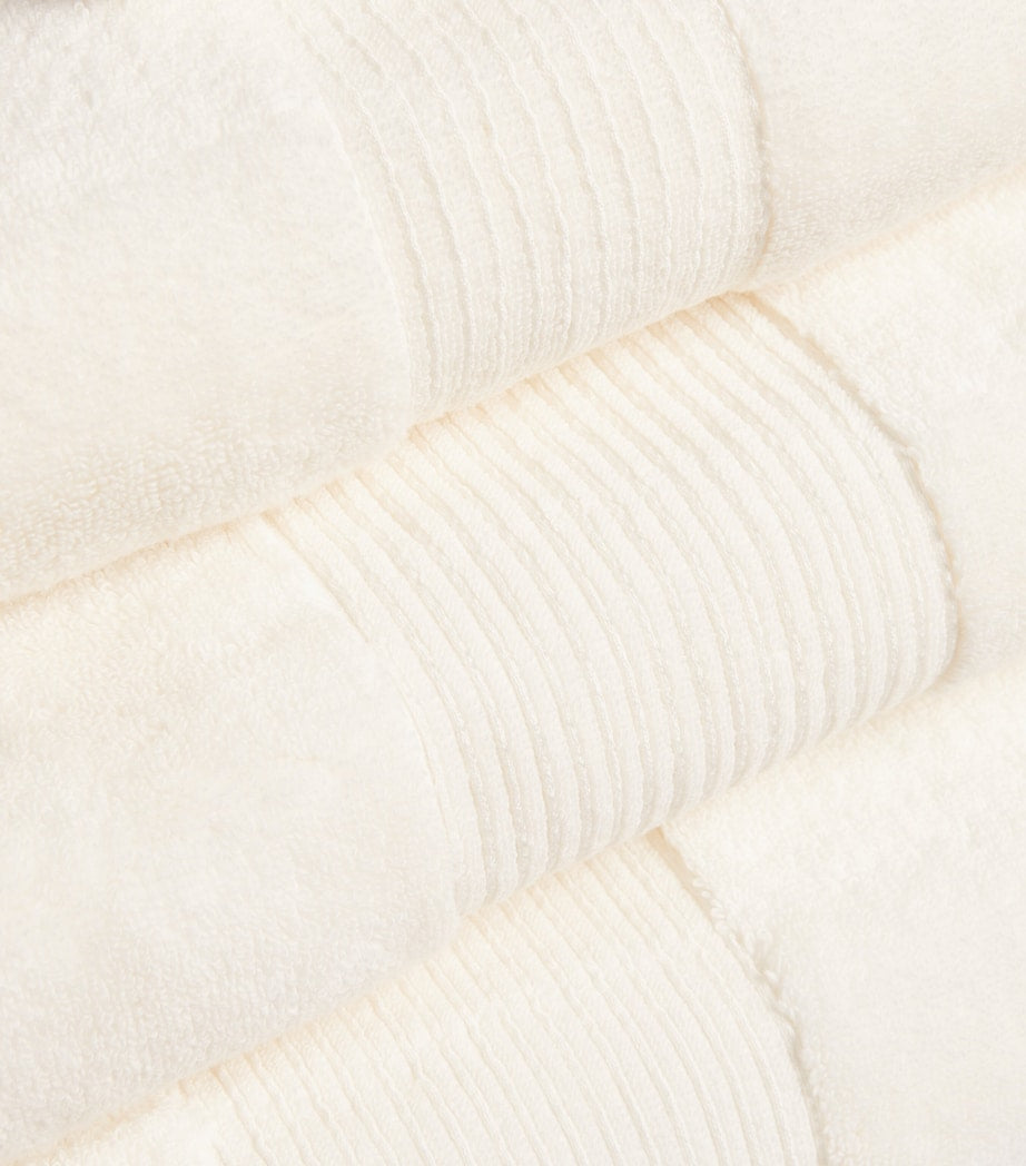Harrods of London organic cotton bath towel 70cm x 140cm - British product