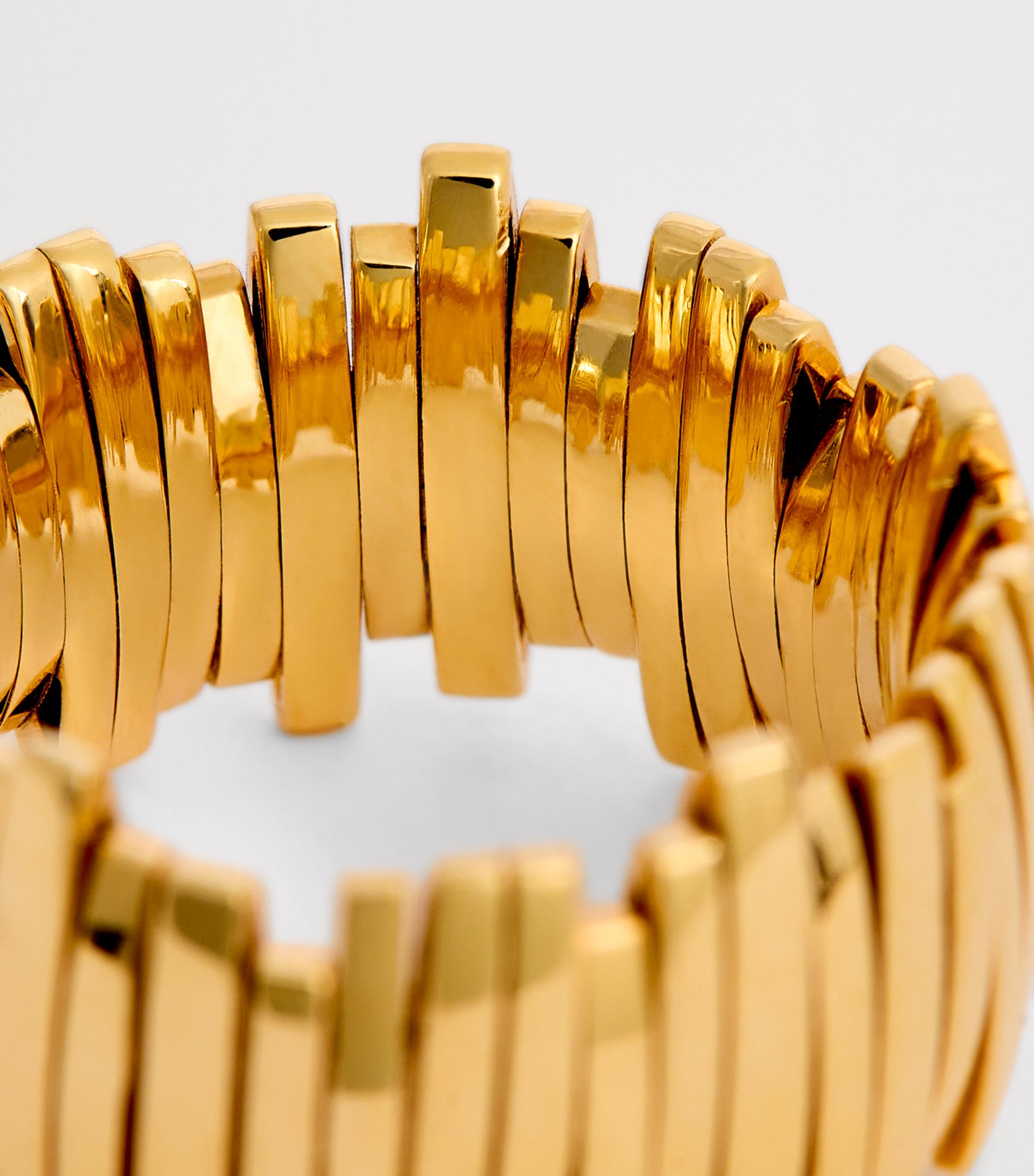 Suzanne Kalan Golden Jagged band ring in yellow gold, UK version