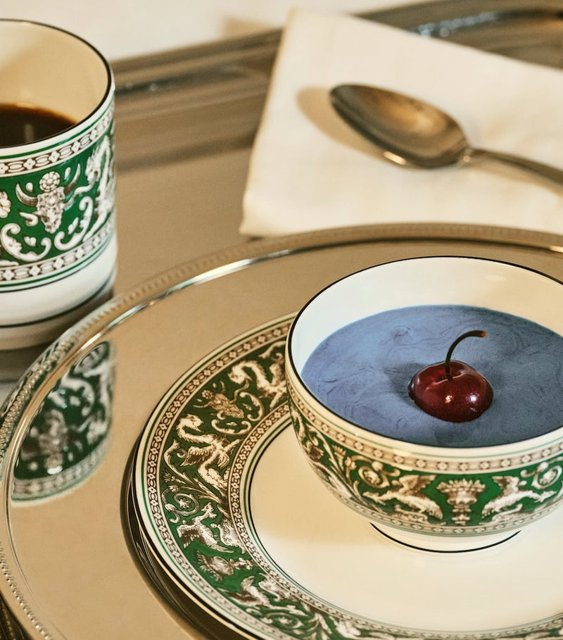 Wedgwood Florentine Verde Plate 20.5cm (British brand)