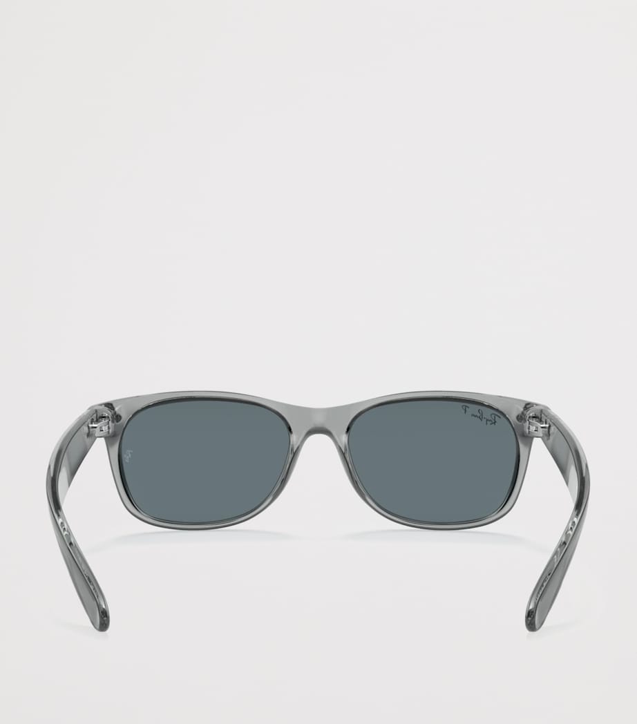 Lunettes de soleil classiques Ray-Ban New Wayfarer modèle 0RB2132 (marque britannique)