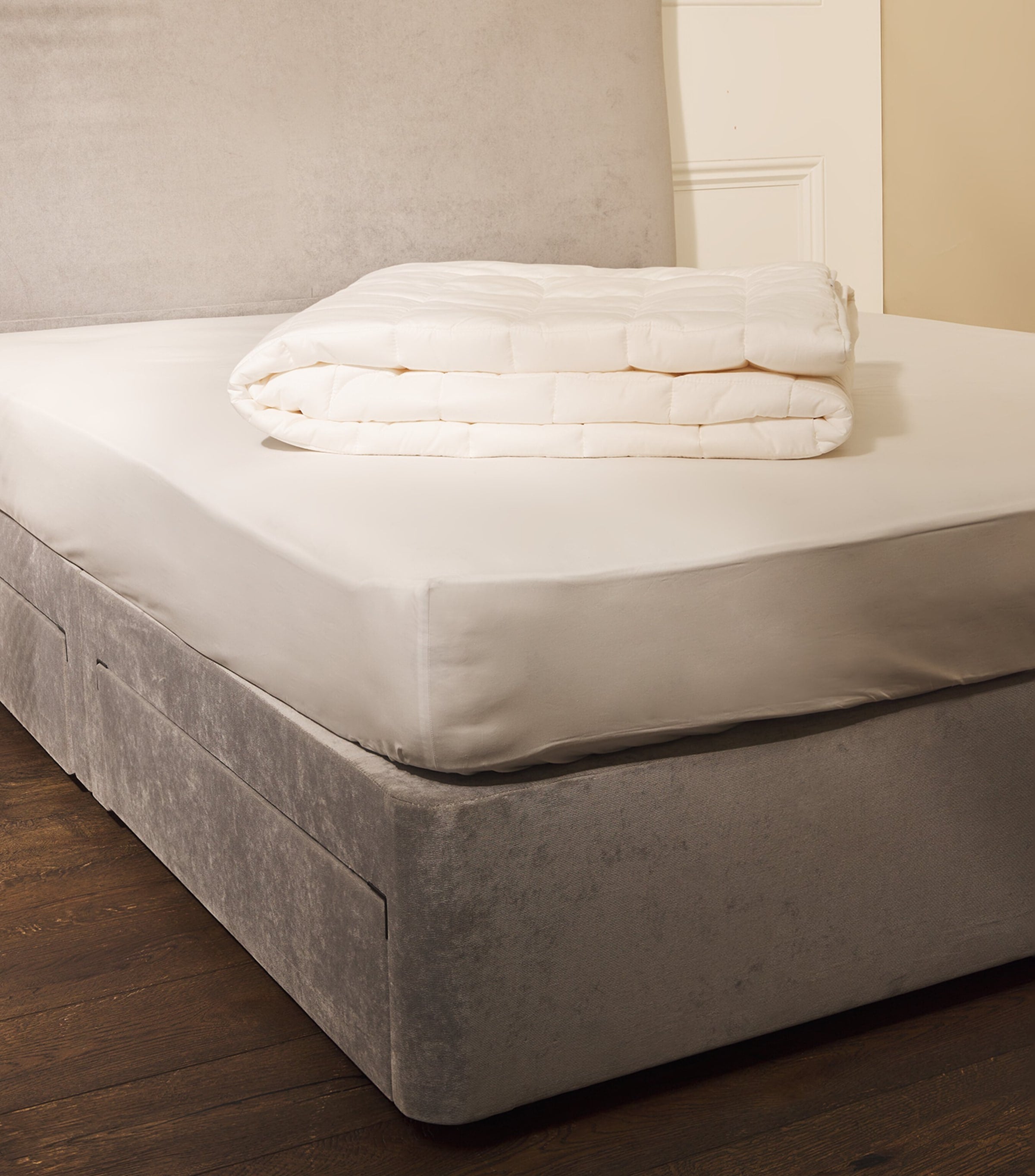Harrods of London Eco Control single mattress protector 90cm x 190cm, UK version