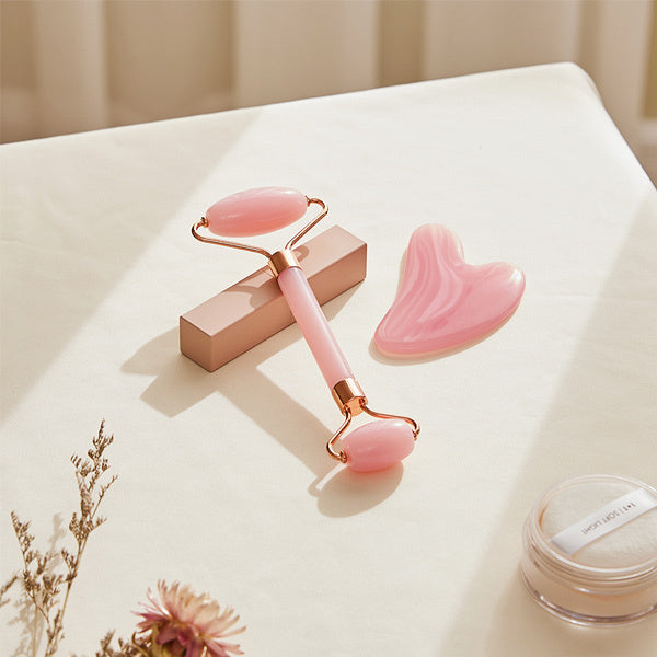 Livingandhome face roller and gua sha tool pink (British brand)