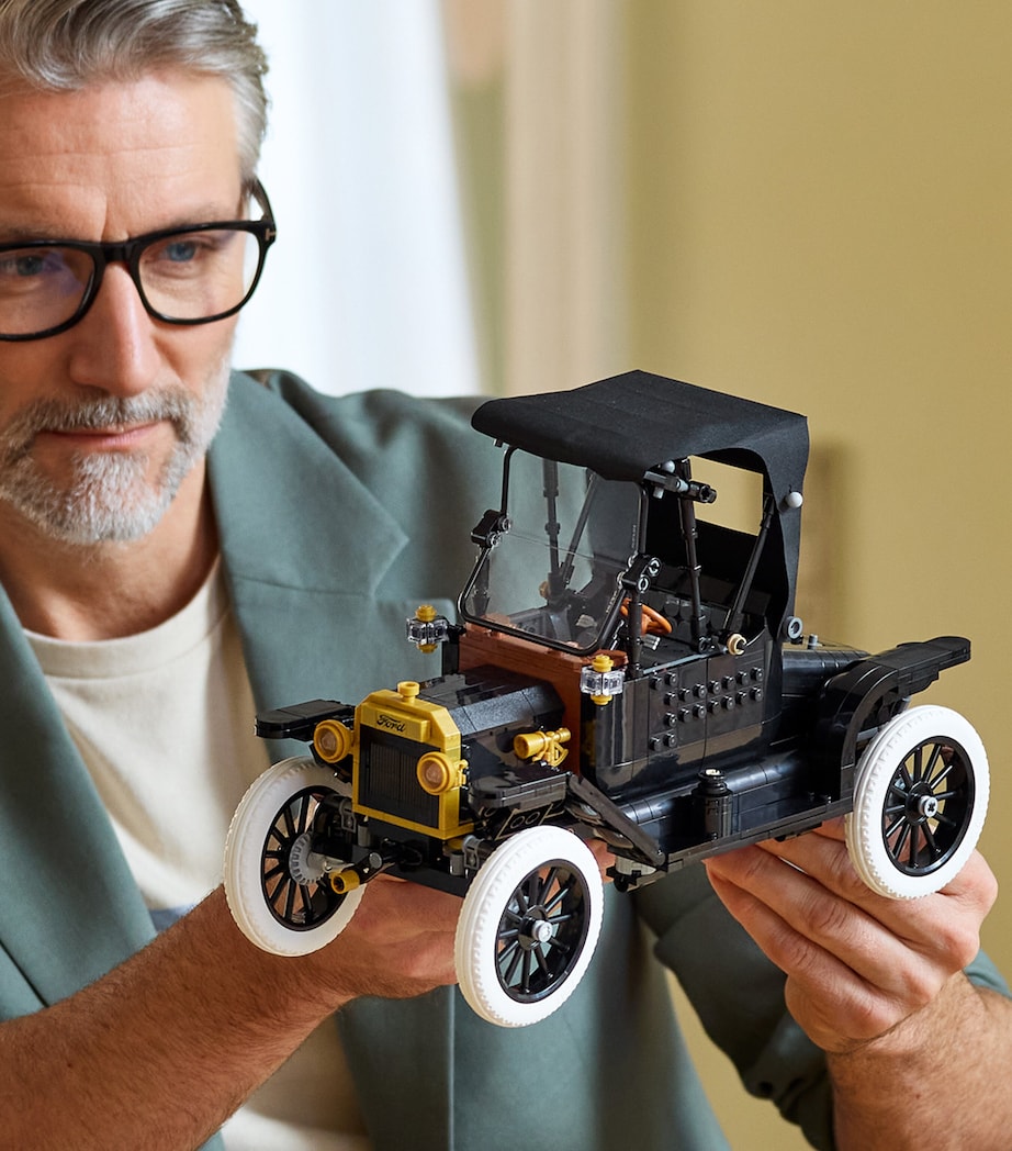 LEGO Icons Ford Model T building set 11376 (British brand)