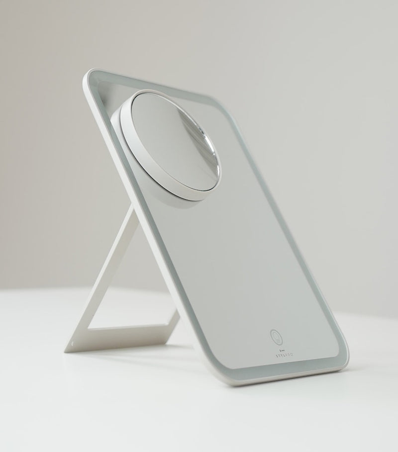 STYLPRO Glow & Go travel makeup mirror (British brand)