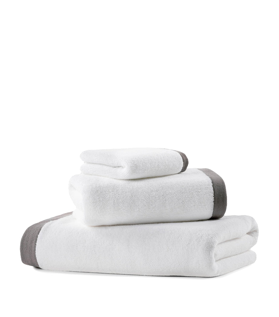 Hamam Vesta guest towel 30cm x 40cm, imported from the UK