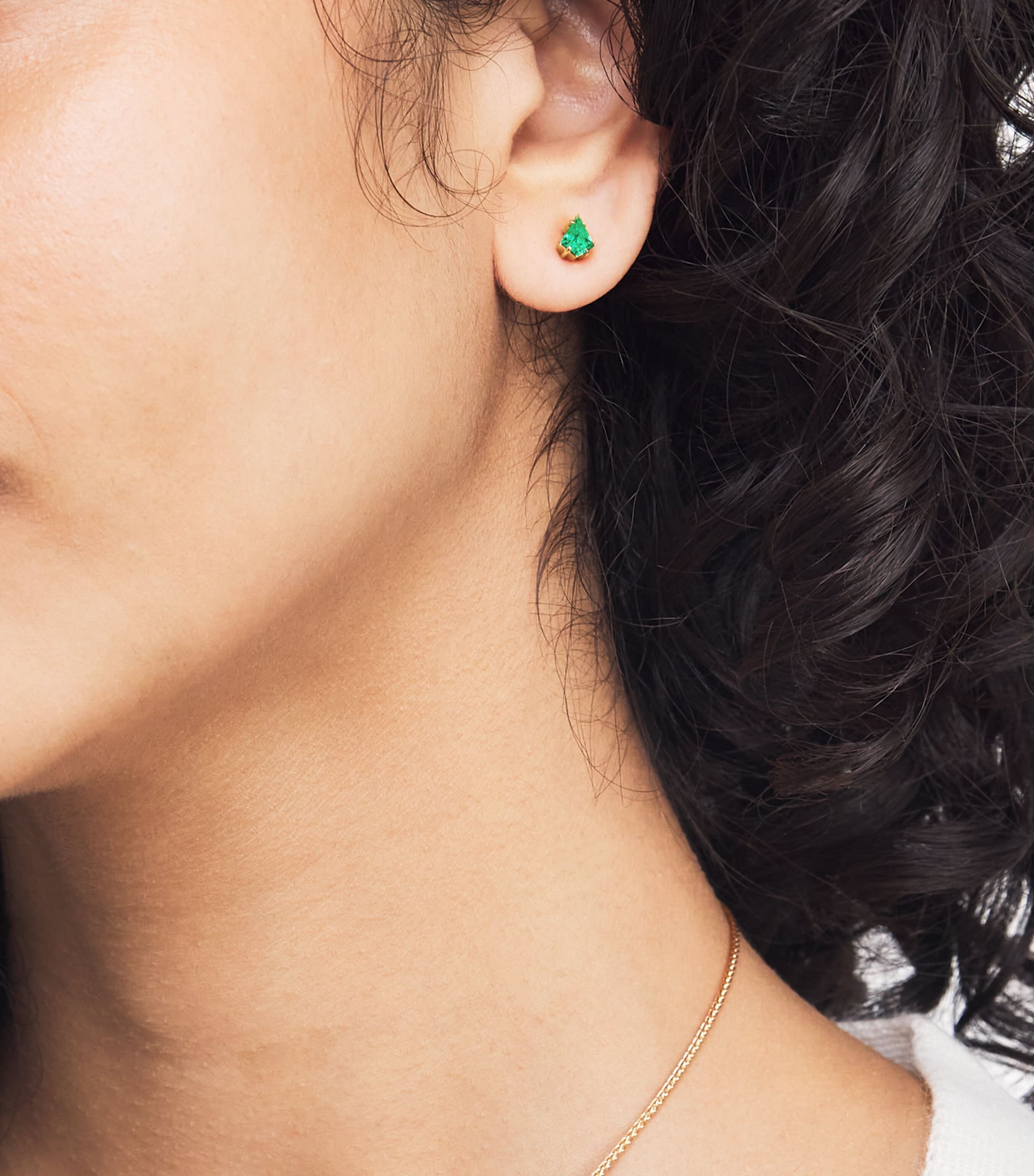 ZLEE yellow gold and emerald kite stud earrings - British product