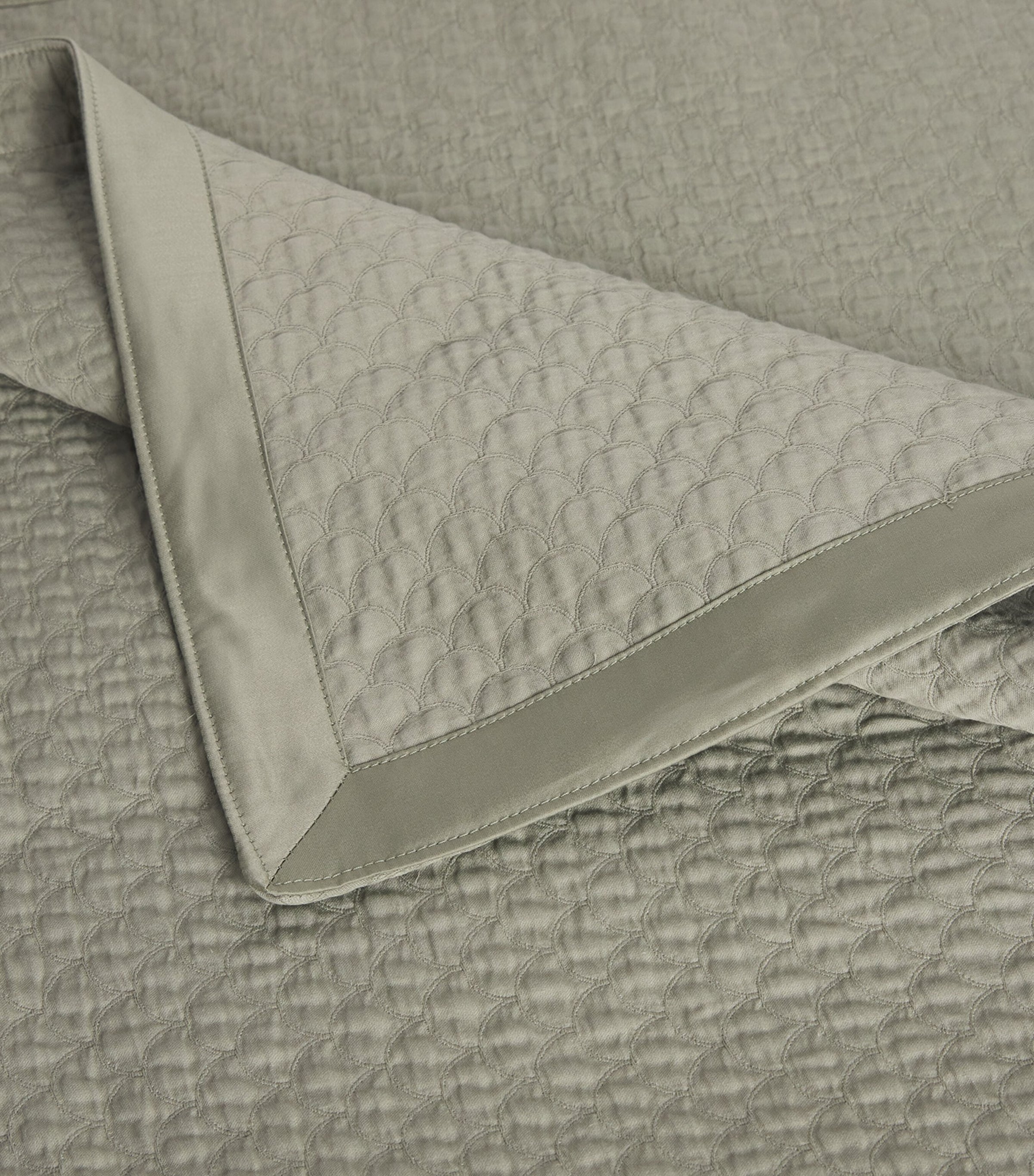 Celso De Lemos King Bedspread 245cm x 255cm - British product