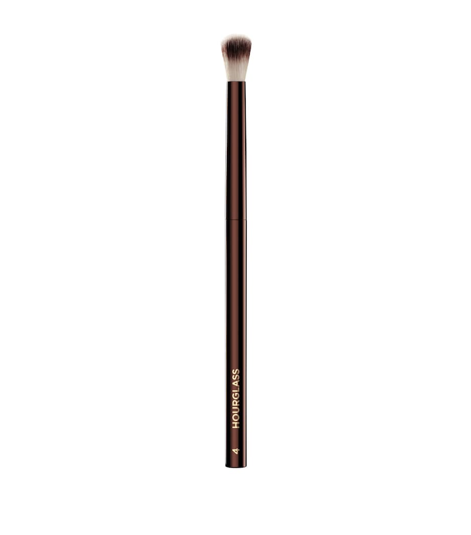 Hourglass No.4 crease brush with domed Taklon bristles and weighted handle, UK version