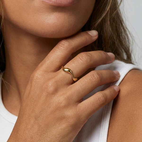 MUCHV adjustable wave ring in 18k gold, imported from the UK