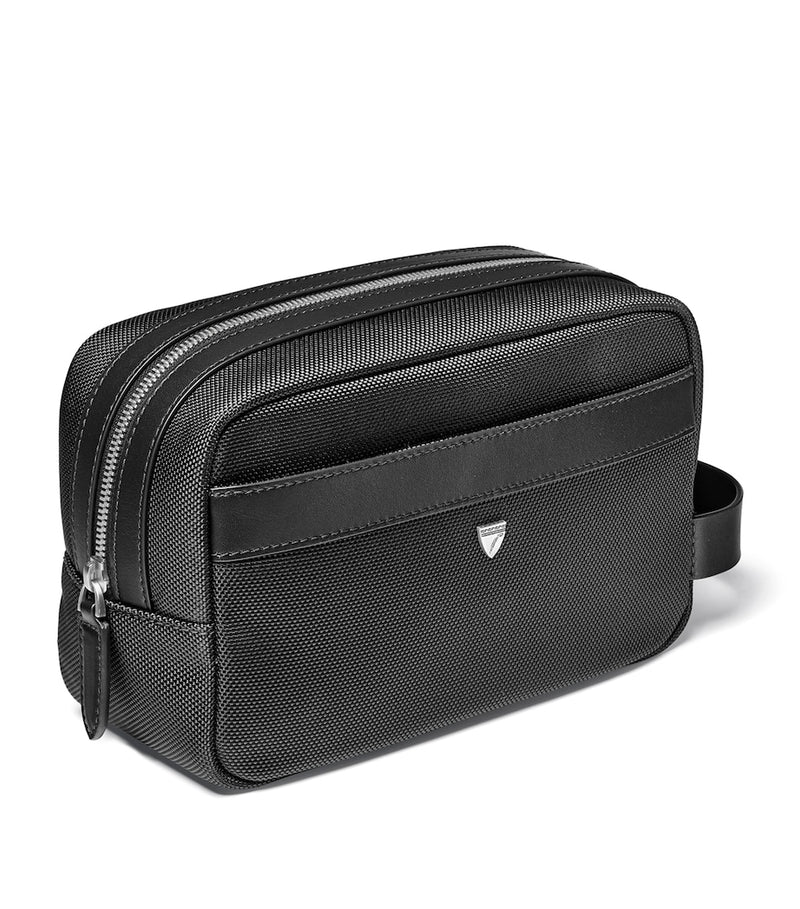 Aspinal Of London logo-detail wash bag - British product