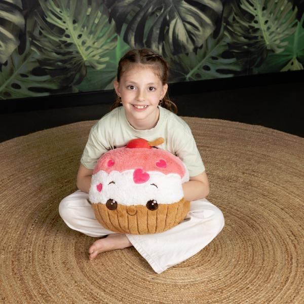 Noxxiez hand warmer cushion in pink cupcake, UK version