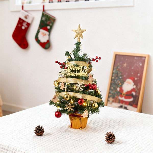 Livingandhome tabletop artificial Christmas tree 61cm - British product