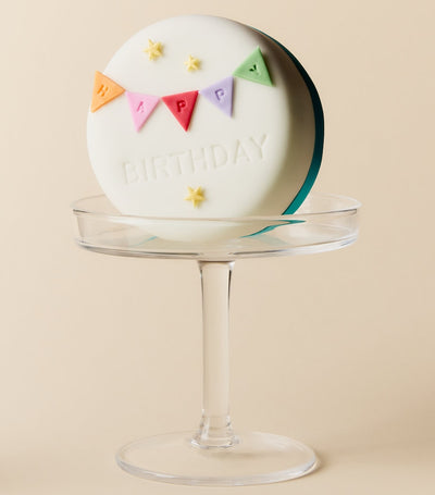 Harrods Geburtstagsfeier-Geschenkkorb mit Champagner, Kuchen, Keksen und Kaffee – online bei McGrocer kaufen