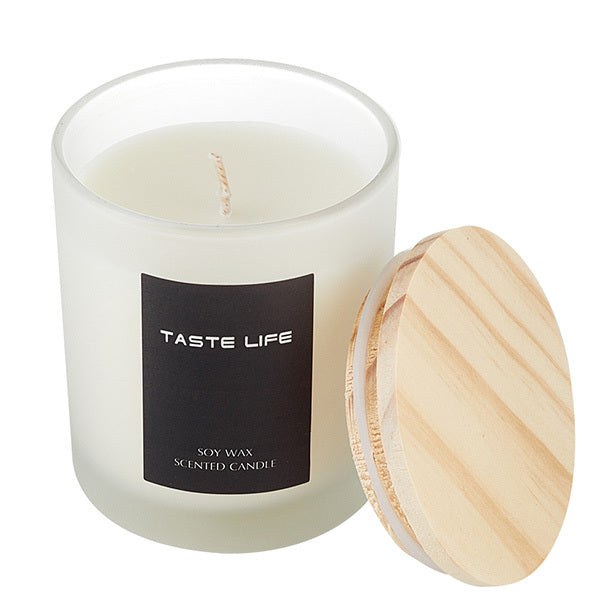 Livingandhome soy wax scented candle Sweet Mountain Spring - British product