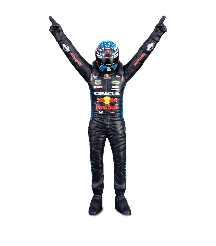 Bburago F1 Red Bull RB20 model with Verstappen figure 1:24 scale (British brand)