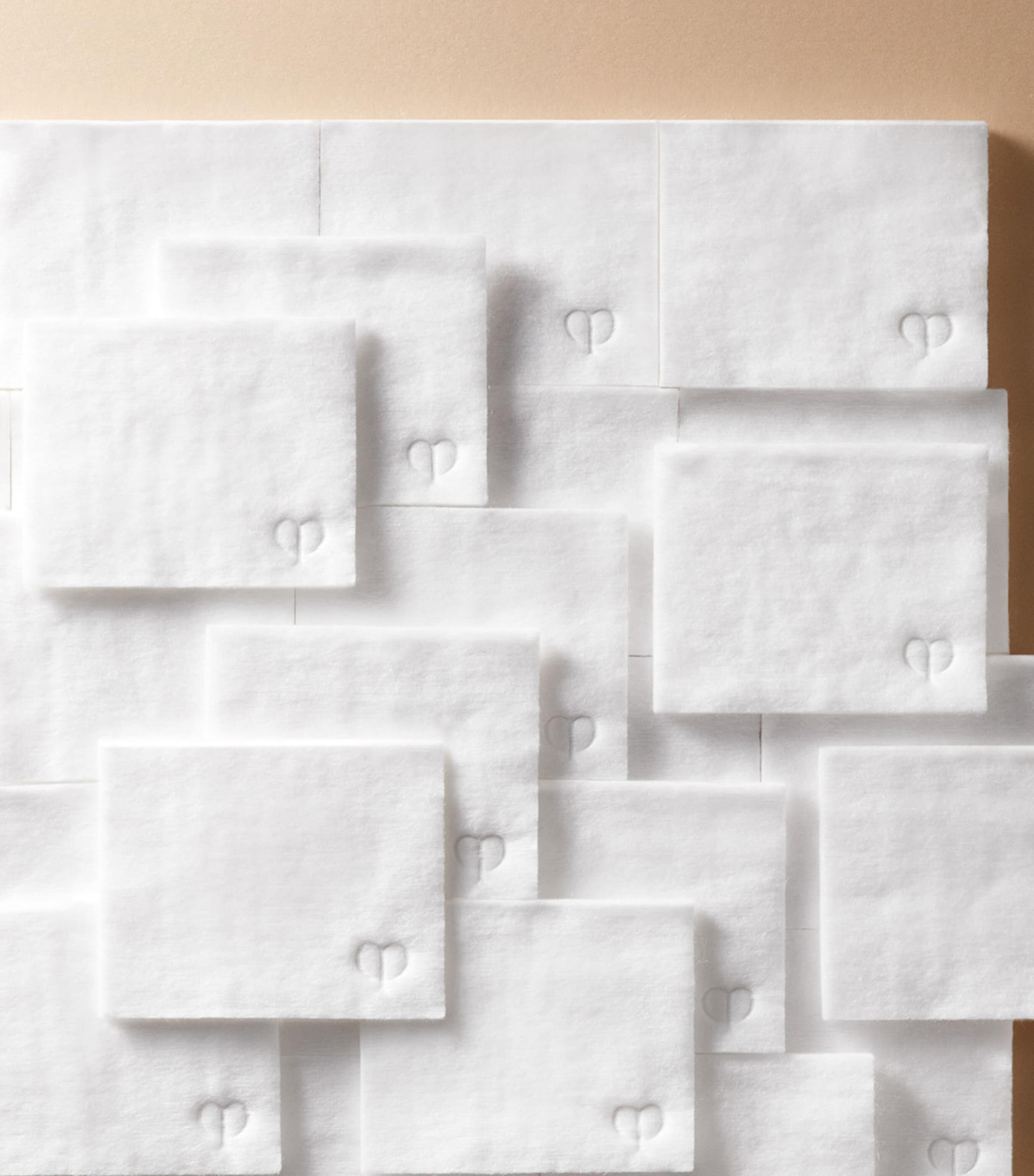 Clé de Peau Beauté Precious Gold skincare gift set - British product