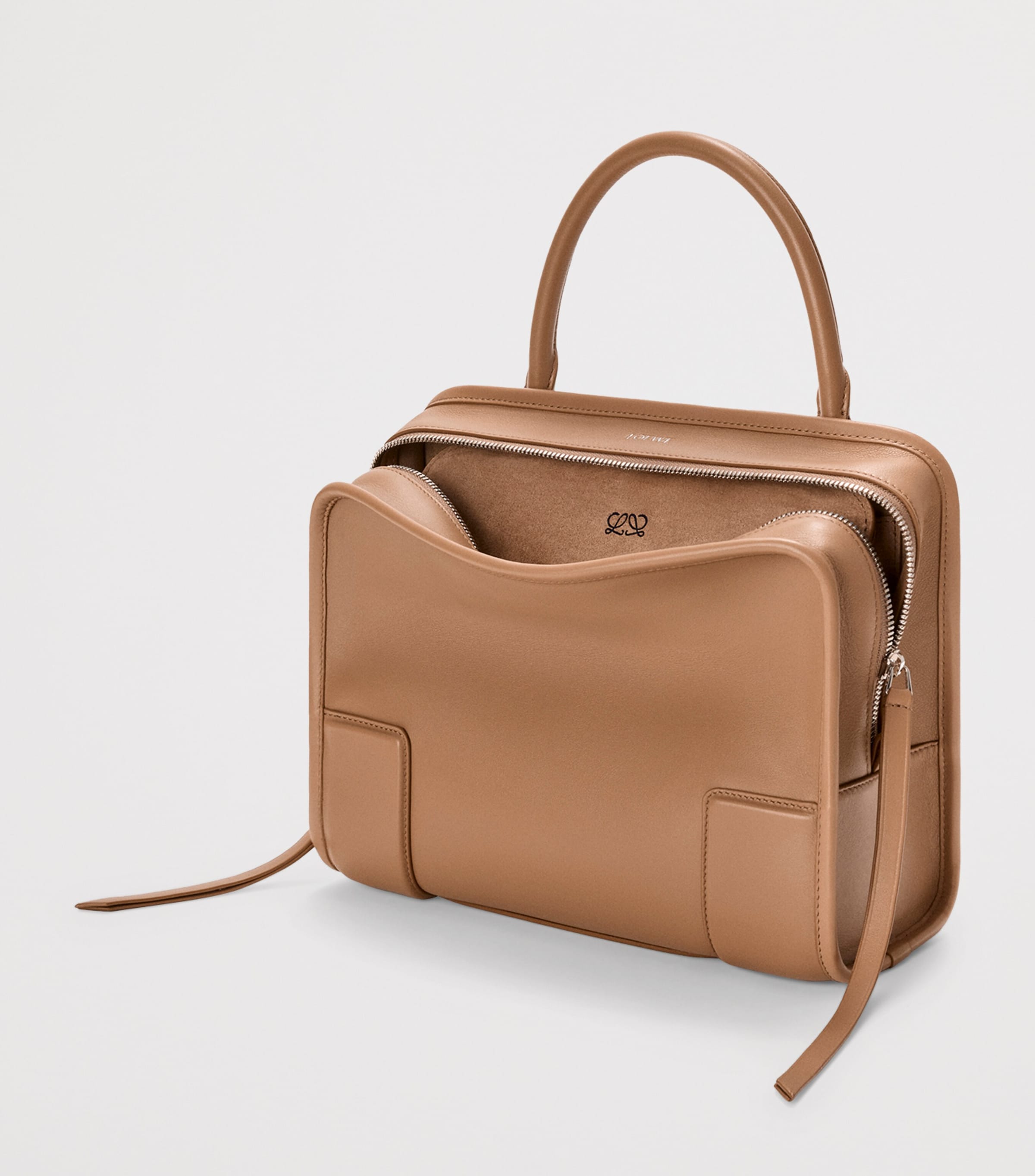 LOEWE Amazona 180 Kalbsleder-Henkeltasche (britische Marke)