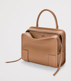 LOEWE Amazona 180 Kalbsleder-Henkeltasche (britische Marke)