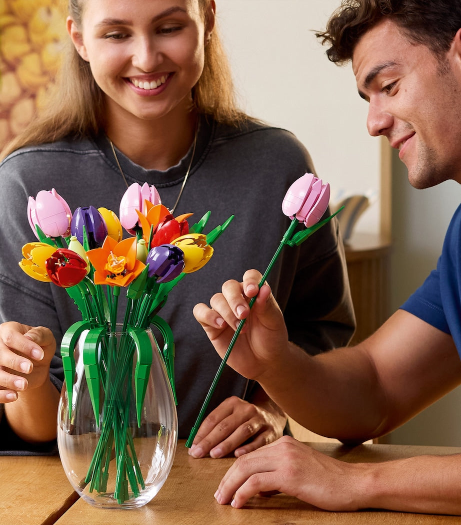 Lego botanical tulip bouquet building set with 576 pieces, UK version