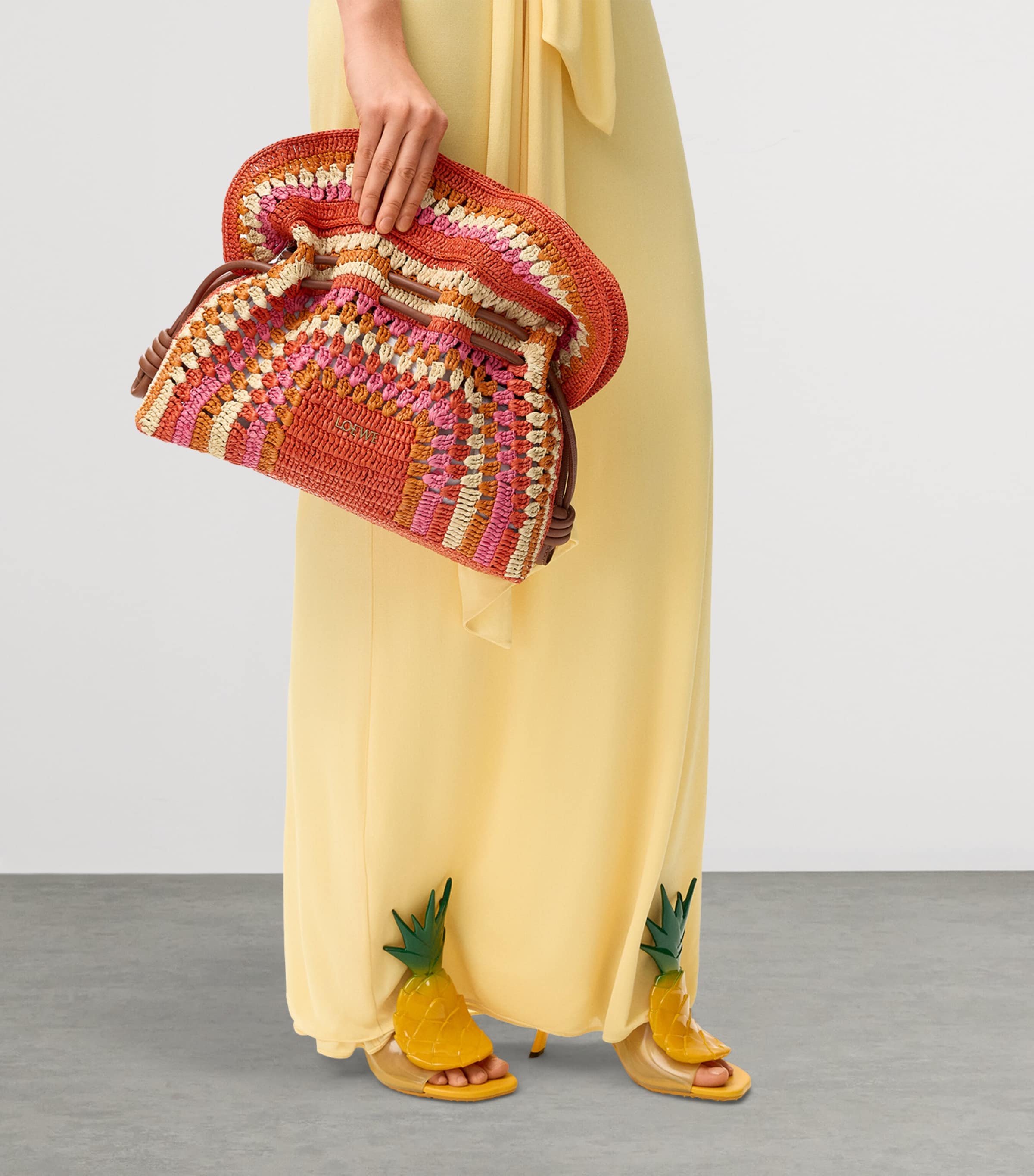 Pochette flamenco moyenne en raphia LOEWE d'Espagne, version Royaume-Uni