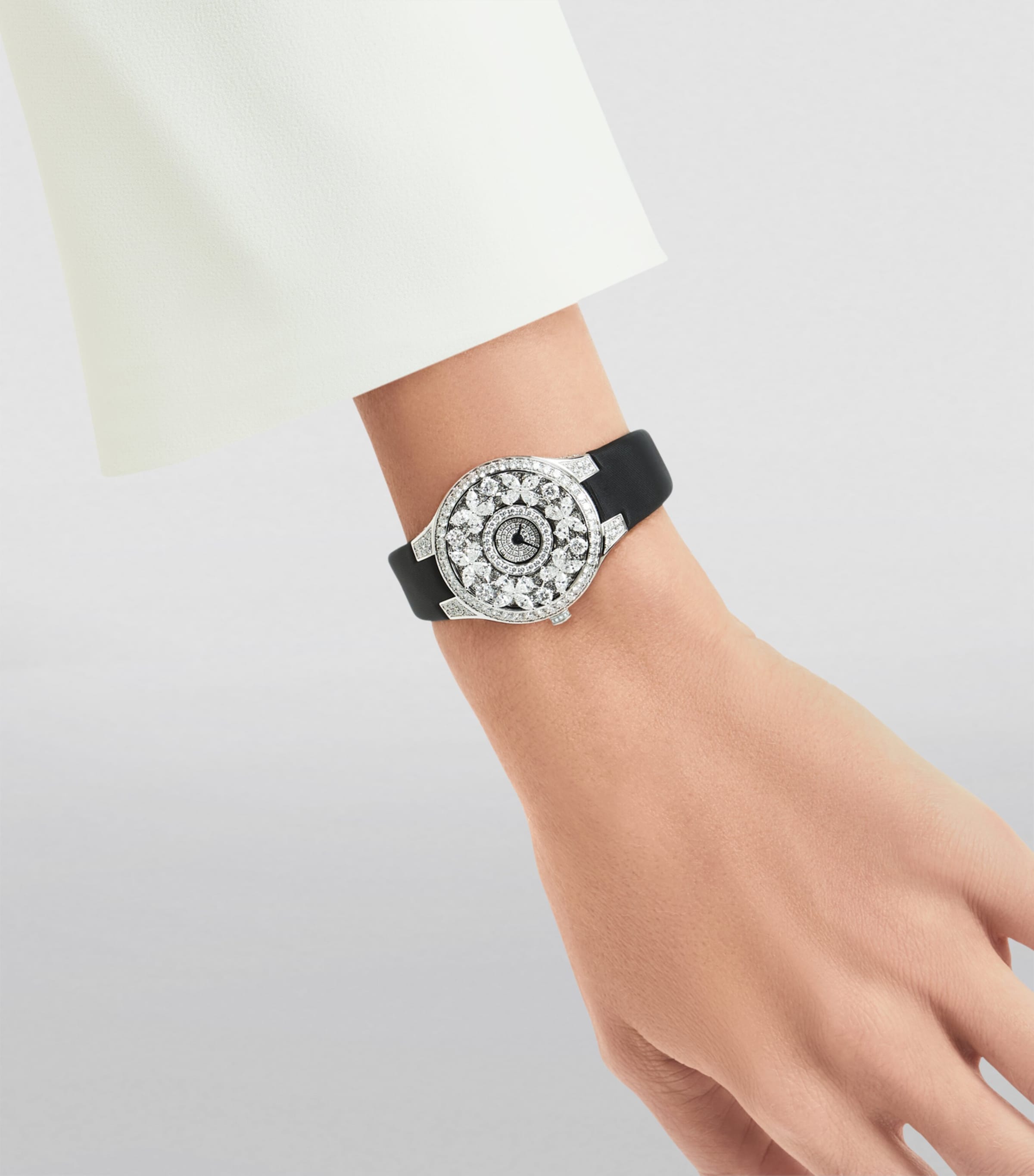 Graff Classic Butterfly diamond watch 33mm, UK version