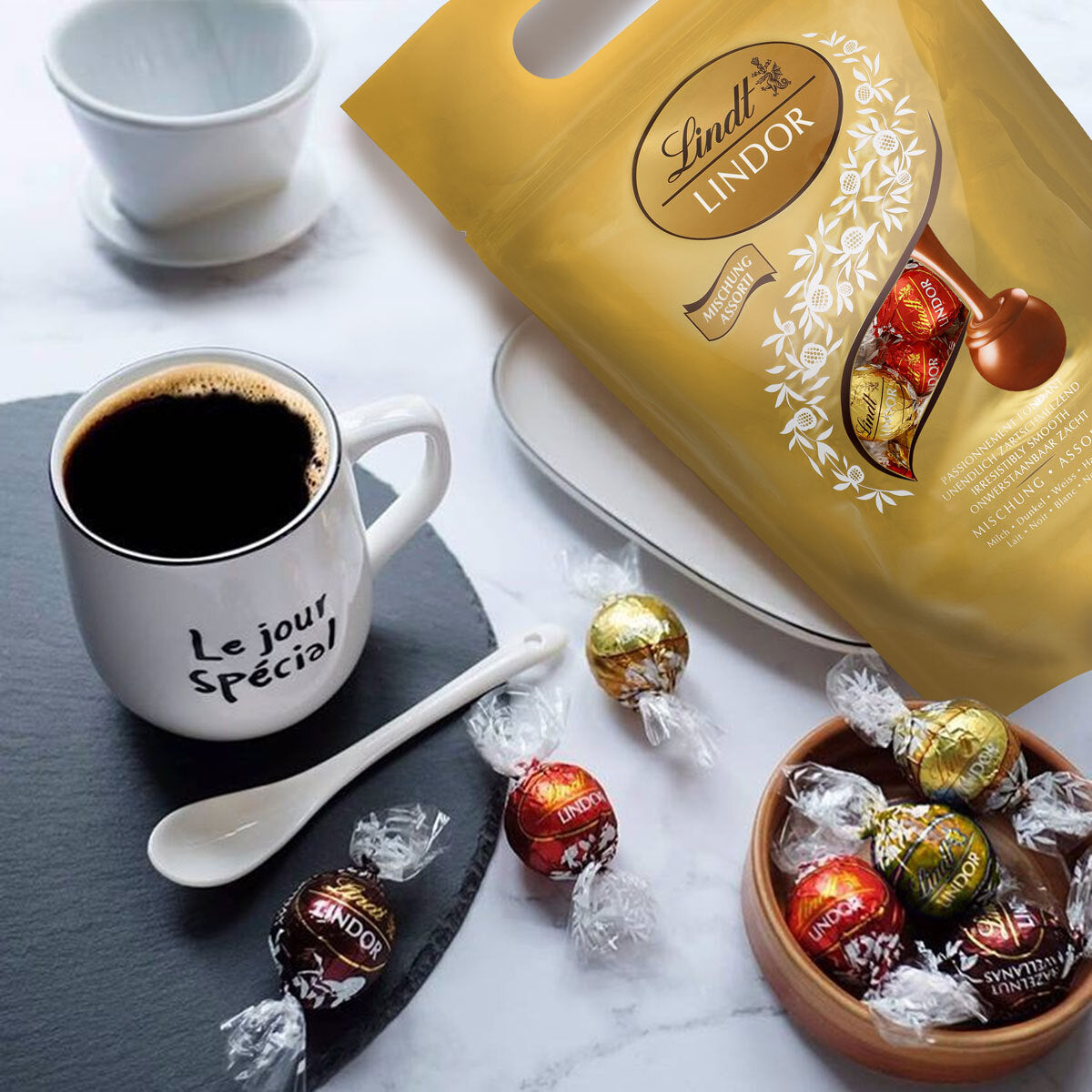 Lindt Lindor Assorted Chocolate Truffles, 1kg GOODS Costco UK