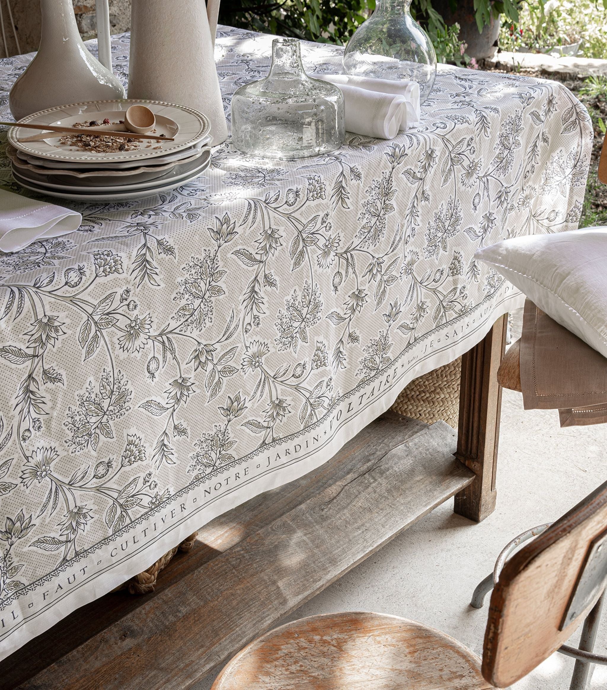 F&amp;ecirc;tes Galantes Tablecloth (170cm x 250cm)