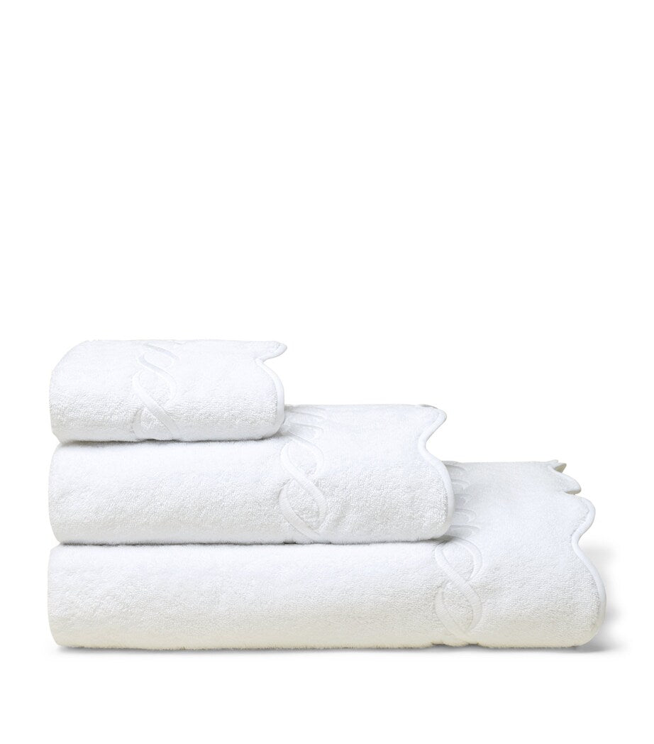 Pratesi cotton bath towel with scalloped edges 75cm x 150cm, imported from the UK