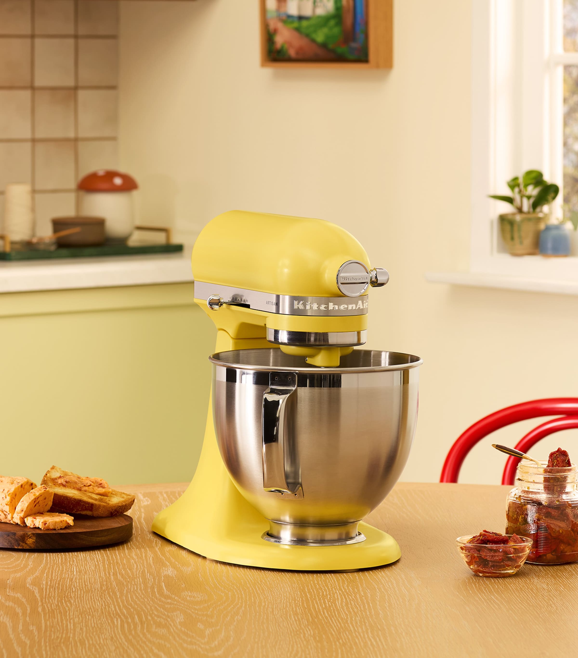 KitchenAid Artisan Stand Mixer 4.7L, UK version