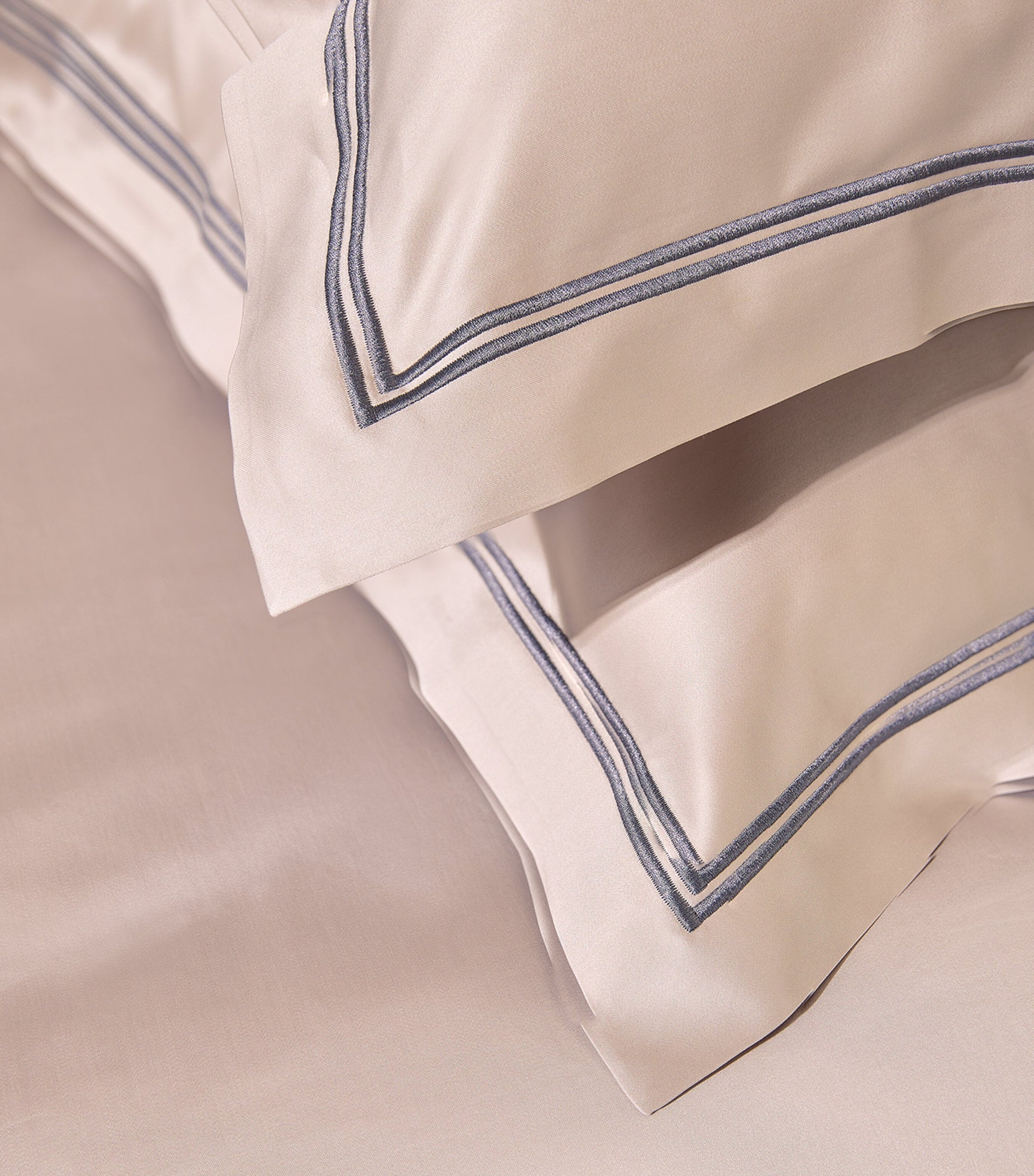 Peter Reed Emperor flat sheet 356cm x 292cm, imported from the UK